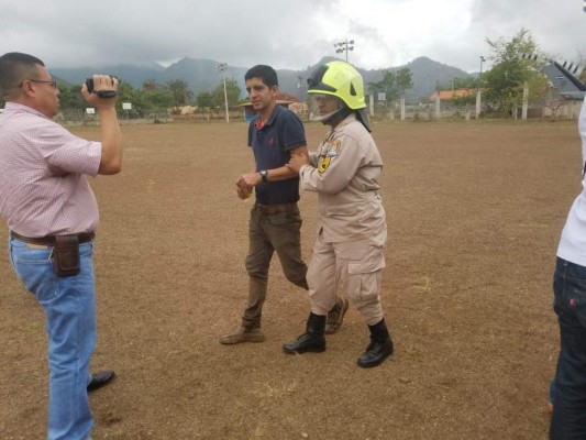 Rescatan con vida a investigadores y estudiantes que se habían extraviado en la Sierra de Agalta