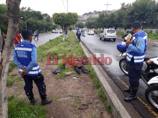 Hombre muere tras perder el control de su motocicleta en el bulevar Fuerzas Armadas