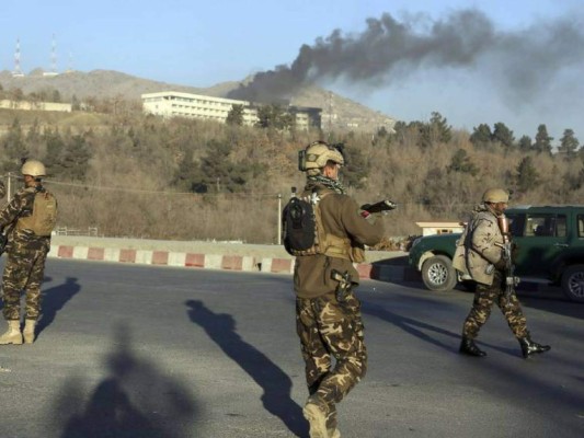Ataque en hotel de Kabul deja muertos de Estados Unidos y Venezuela