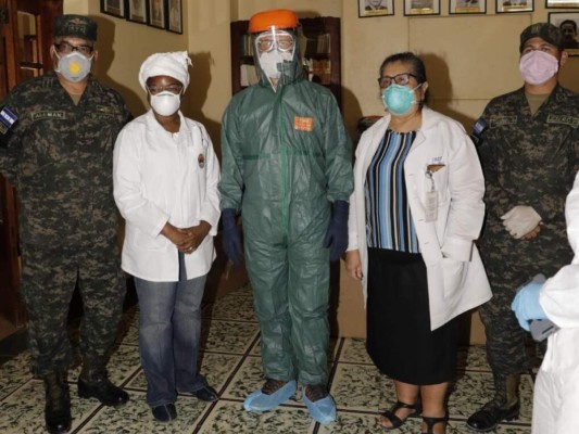 Entregan equipo de bioseguridad a personal médico del Hospital del Tórax