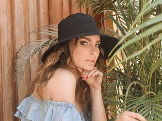 Belinda comparte foto de su mamá en Instagram y la comparan con ella