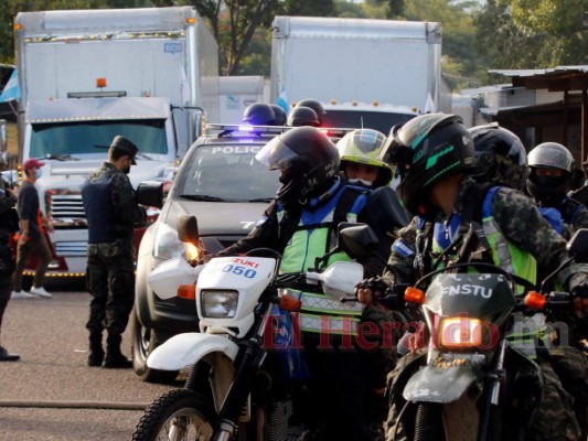 Sin retraso salen camiones con maletas electorales para segunda ruta (FOTOS)