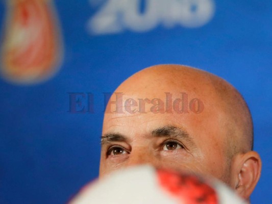 Sampaoli frustrado por la eliminación de Argentina pero no dimitirá del cargo como entrenador&nbsp;&nbsp;