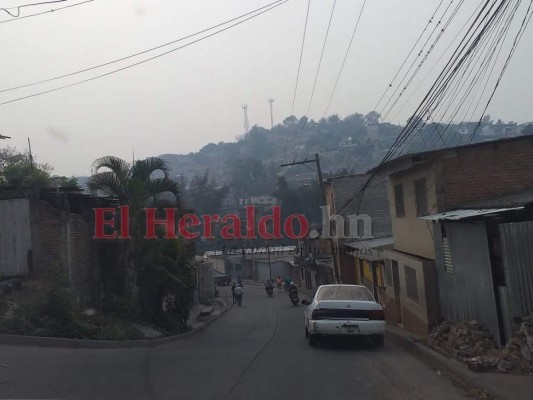 FOTOS: Capitalinos ahogados por el humo de los incendios, sin agua y confinados