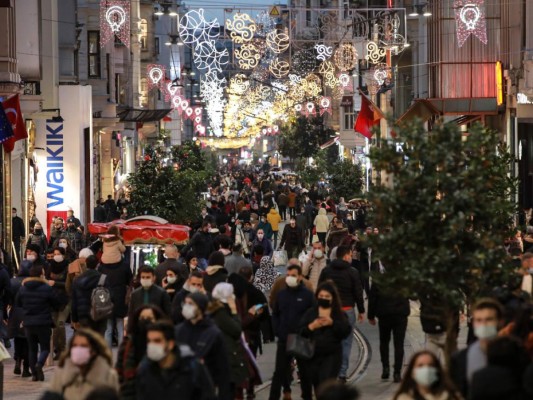 Presidente de Turquía anuncia que su vacuna contra covid-19 saldrá en 2021