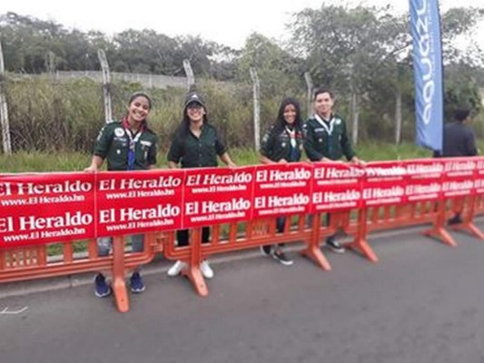 Scouts de Honduras brindan su apoyo en la Séptima Vuelta Ciclística de EL HERALDO