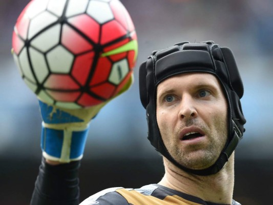 El arquero checo Petr Cech anuncia su retirada internacional