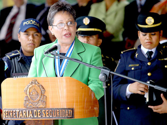 Cuestionan permanencia en su cargo de viceministra de Seguridad Coralia Rivera