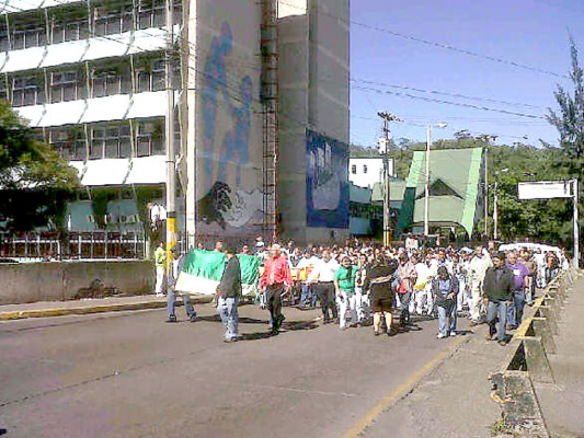 Empleados de Salud exigen pago de salarios atrasados