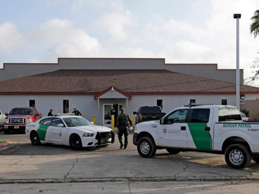 Más de 30 migrantes que estaban en centro de detención que fue cerrado tienen influenza