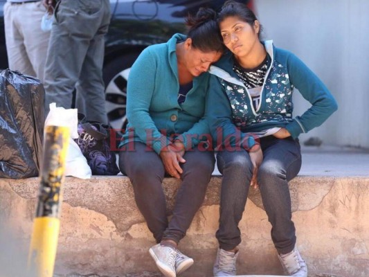 Retiran cuerpos de primos asesinados en la colonia Los Pinos de la capital