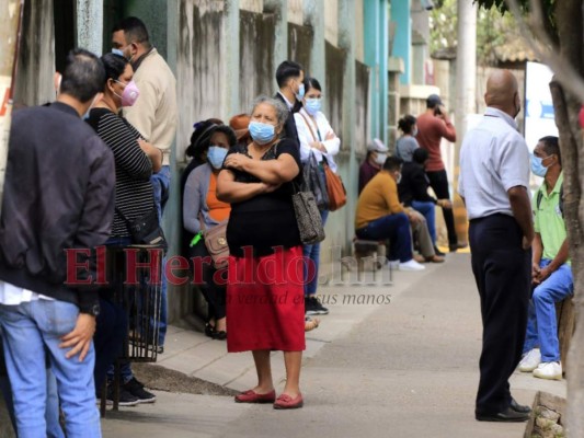 Hondureños no usan mascarilla; triajes y hospitales continúan llenos (Fotos)