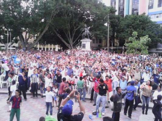 El Honduras-Ecuador paraliza Tegucigalpa