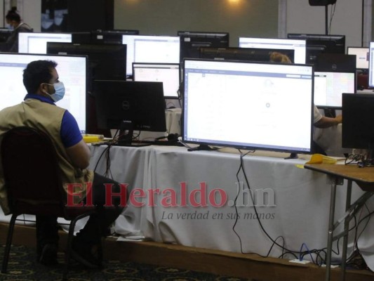 Sin datos oficiales y hermetismo en el centro de cómputo del CNE