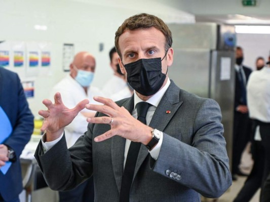 VIDEO: Abofetean al presidente Macron durante visita en el sureste de Francia&nbsp;