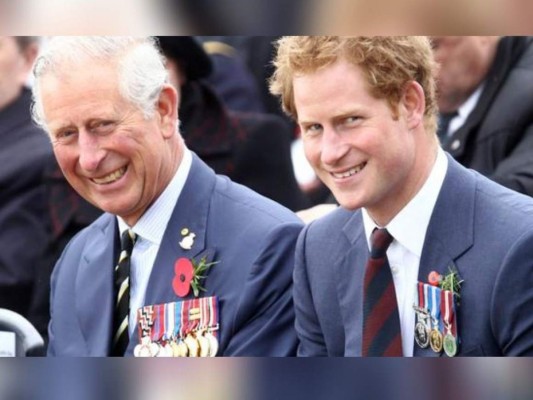 Harry se dice 'realmente decepcionado' de su padre, el príncipe Carlos