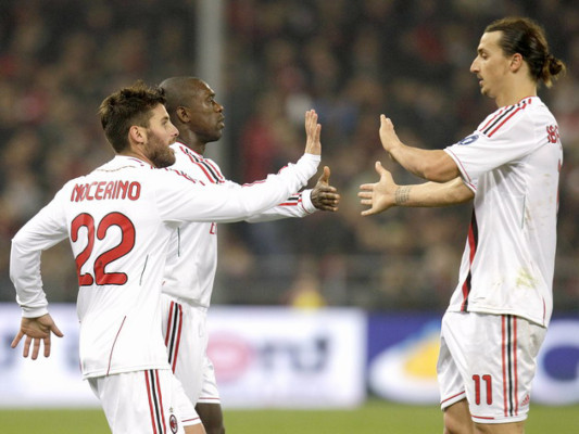 Milán disfruta por primera vez de la cima