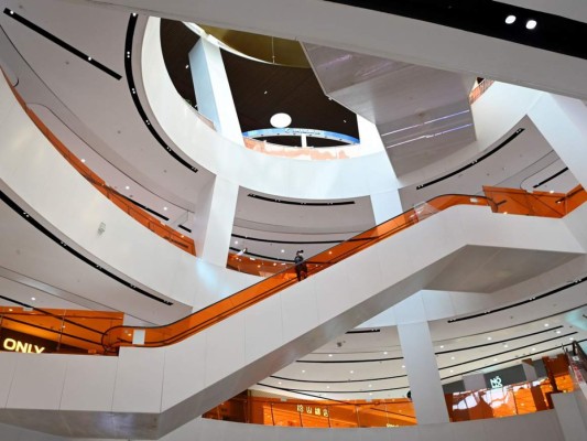 Más fronteras cerradas y medidas excepcionales para frenar Covid-19