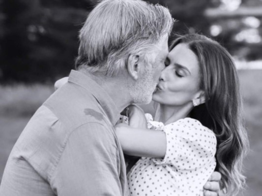 El mensaje de la esposa de Alec Baldwin después de la tragedia en set