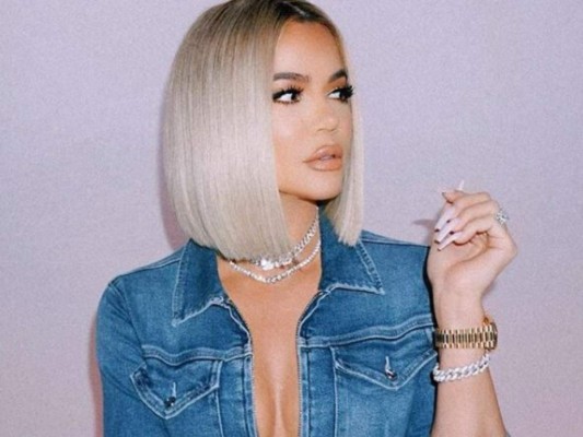 Khloé Kardashian abusa del Photoshop y luce irreconocible