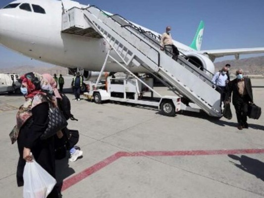 Irán reanuda los vuelos comerciales a Afganistán