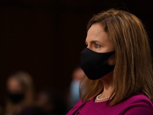 Jueza Amy Barrett a prueba de fuego este lunes ante el Senado