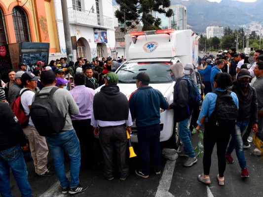 Desde el lunes los indígenas han realizado manifestaciones que incluso llegaron a tomarse momentáneamente las instalaciones de la Asamblea. Foto: AFP.