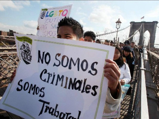 EEUU: Republicanos defienden término 'extranjero ilegal'