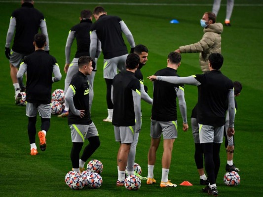 Sin Suárez ni Costa, el ataque podría estar en manos del delantero portugués Joao Félix junto al atacante argentino Ángel Correa. Foto: AFP