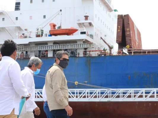Presidente Hernández visita la nueva Terminal de Graneles Muelle 2A en Puerto Cortés