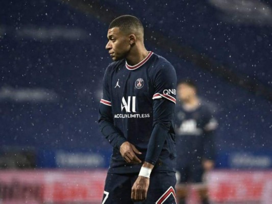 Mbappé sale en apoyo de niña enferma acosada en las redes&nbsp;&nbsp;