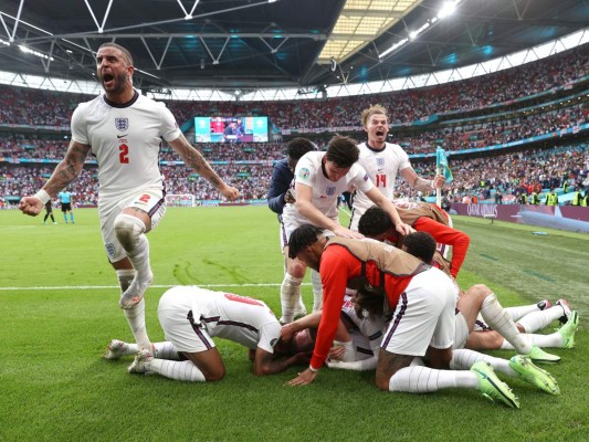 Raheem Sterling y Harry Kane anotaron los goles del triunfo de Inglaterra ante Alemania. Foto: @EURO2020 en Twitter.