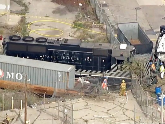 Hombre descarrila tren intencionalmente en Los Ángeles