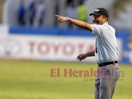 En imágenes: La vida del entrenador Hernán García, quien murió hoy producto de una enfermedad