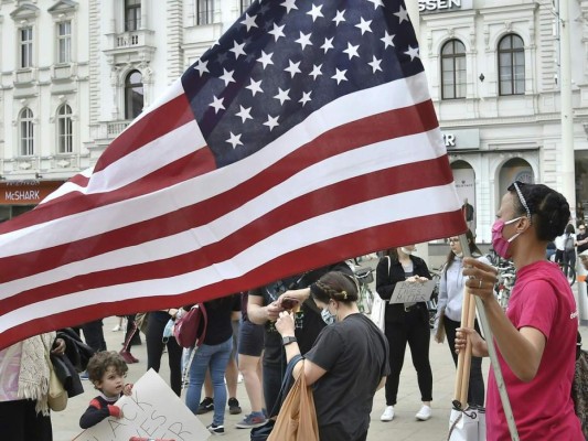 FOTOS: Siguen intensas protestas a 11 días de la muerte de George Floyd
