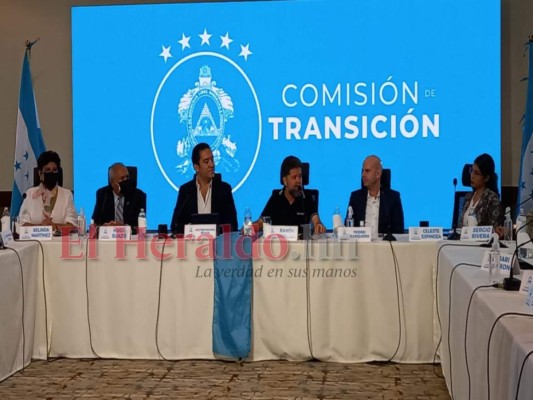 Ramón Sabillón se reunió con la Comisión de Transición de Xiomara Castro de Zelaya. Foto: Alex Pérez/EL HERALDO.