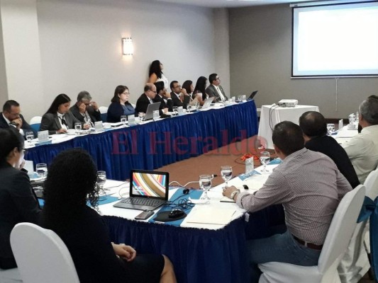 Empleados públicos van a negociar por reajuste