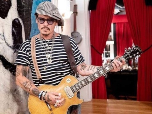 Jhonny Depp, Angelina Jolie y Marc Anthony: Famosos que se borraron tatuajes en honor a sus ex parejas