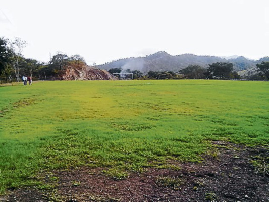 Construyen estadio municipal en San José del Potrero