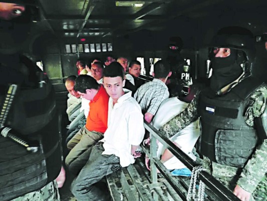 Trasladan a violador en serie el 'loco Hugo' a la cárcel El Pozo II