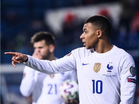 Mbappé dice estar cansado de París y abriría la puerta al Real Madrid