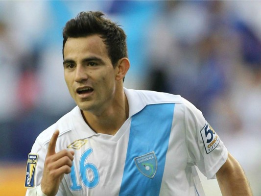 Jugador guatemalteco Marco Pablo Pappa se entera de la muerte de su madre en pleno partido