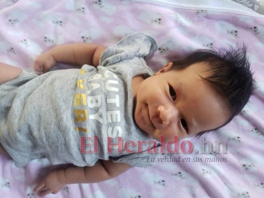 Las tiernas fotos de Helena, la bebé de Brenda Moncada y Fernando Maldonado