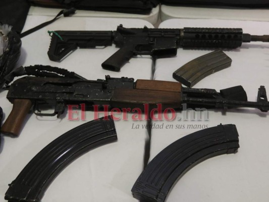 Armas, droga y falsa indumentaria policial hallan a mareros ligados a 'El Porky”