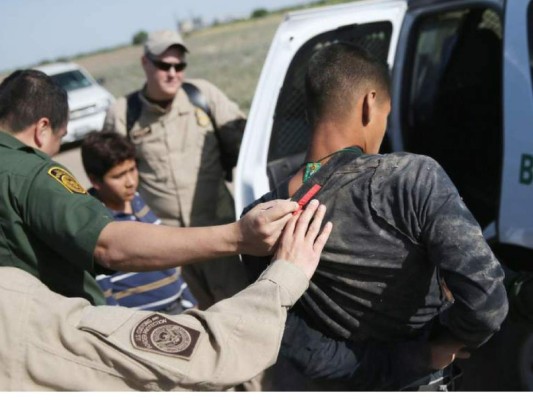 Hondureño espera reencontrarse con su hija y esposa tras ser deportado de Estados Unidos