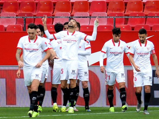 Sevilla escala a tercera posición, mientras el Betis remonta al Real Sociedad