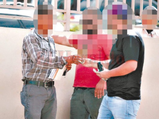 Tramitadores hacen festín en el Instituto de la Propiedad con nuevas placas