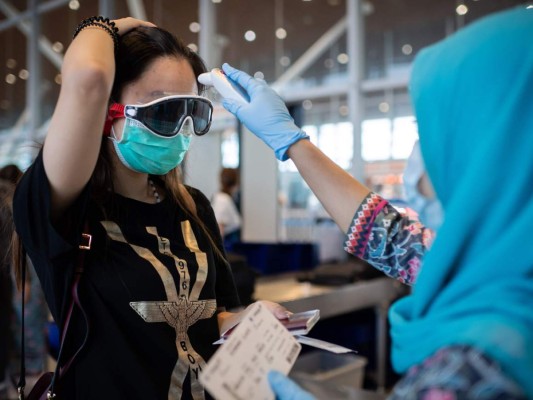 Balance de muertos en China por coronavirus sube a 2,000&nbsp;&nbsp;