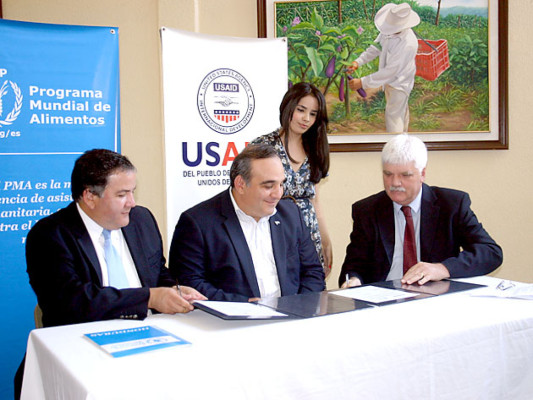 USAID y PMA firman convenio para fortalecer apoyo a pequeños agricultores de Honduras
