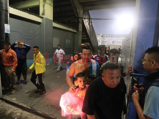 FOTOS: Descontrol, violencia y muerte en el Estadio Nacional